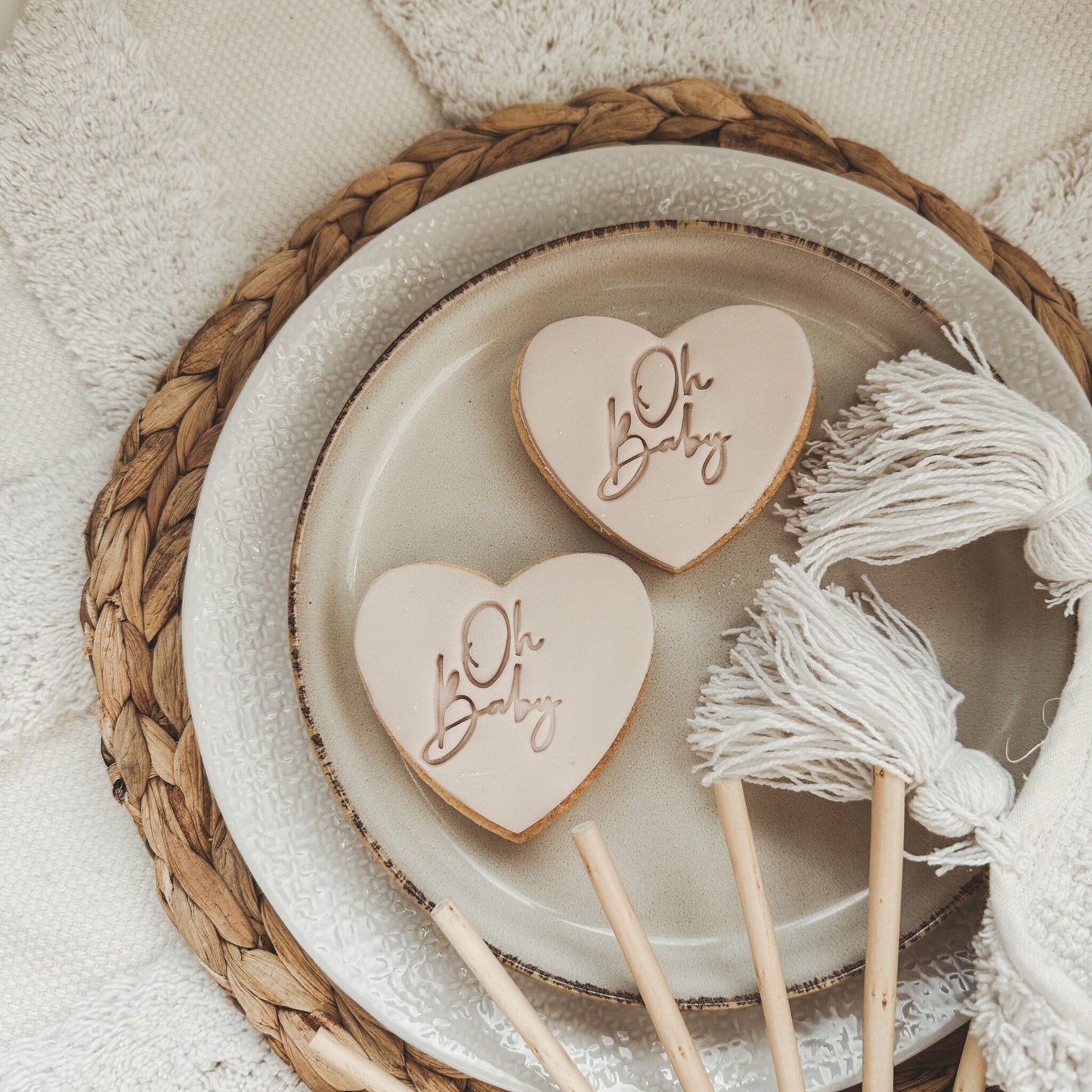 Neutral Baby Shower / Oh baby biscuits / baby shower / new baby gift / party favours / mum to be / baby shower ideas /baby shower cookies