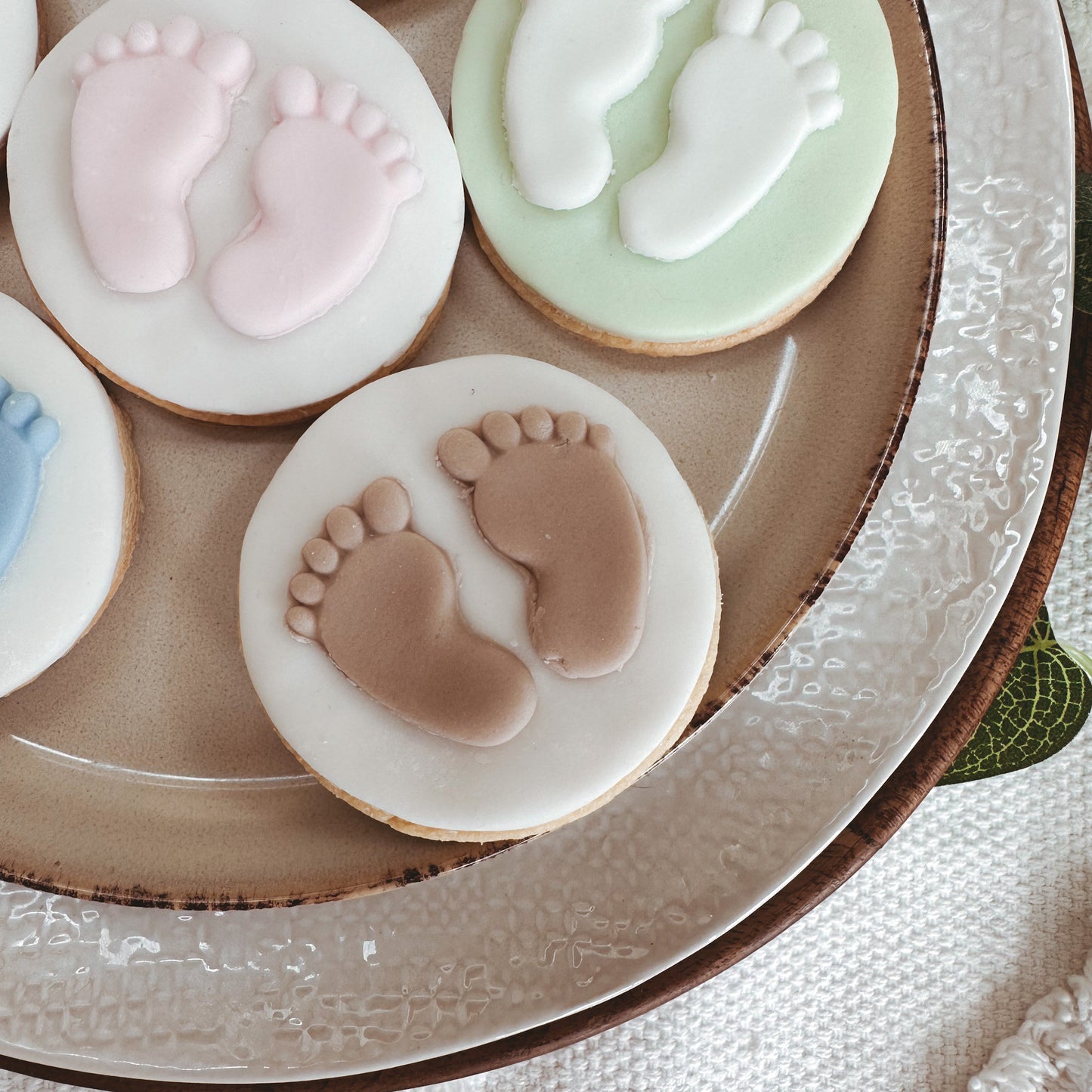 Baby shower biscuits / baby feet / oh baby / big sister big brother gift / pregnancy reveal