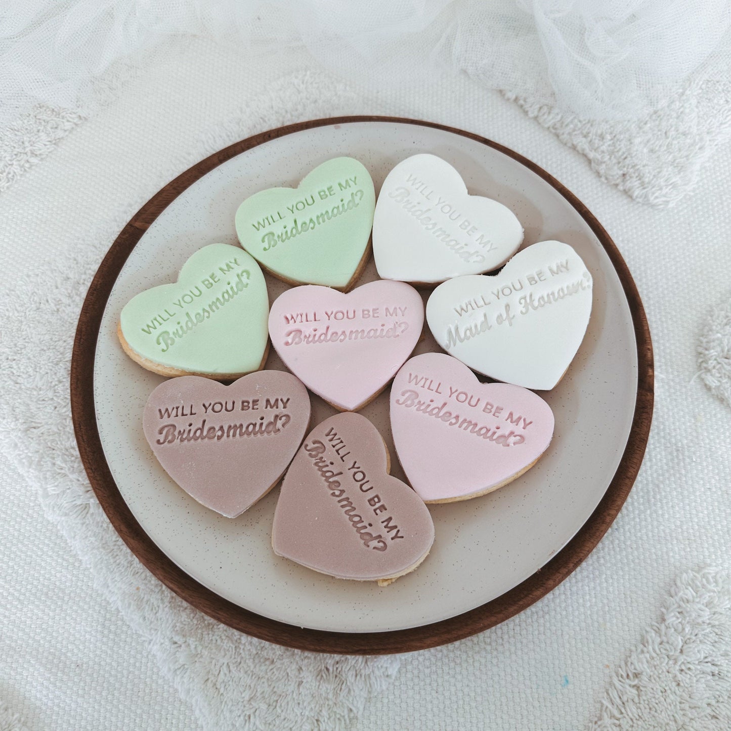 bridesmaid proposal|will you be my bridesmaid?|maid of honour|bridesmaid gifts|Bridesmaid proposal cookies|personalised biscuits
