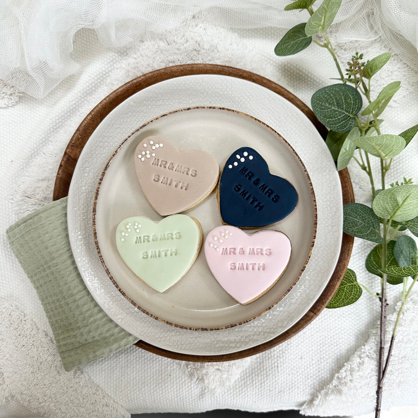 Beige Personalised Wedding favour biscuits with date
