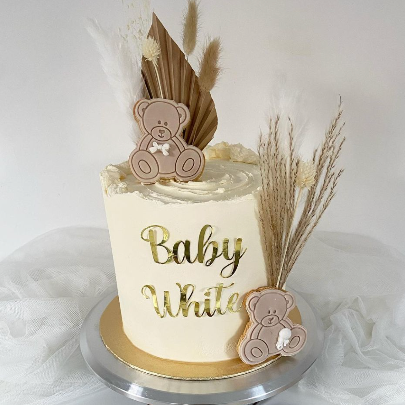 Handmade Personalised Cakesickles – bakedbyallinaltd