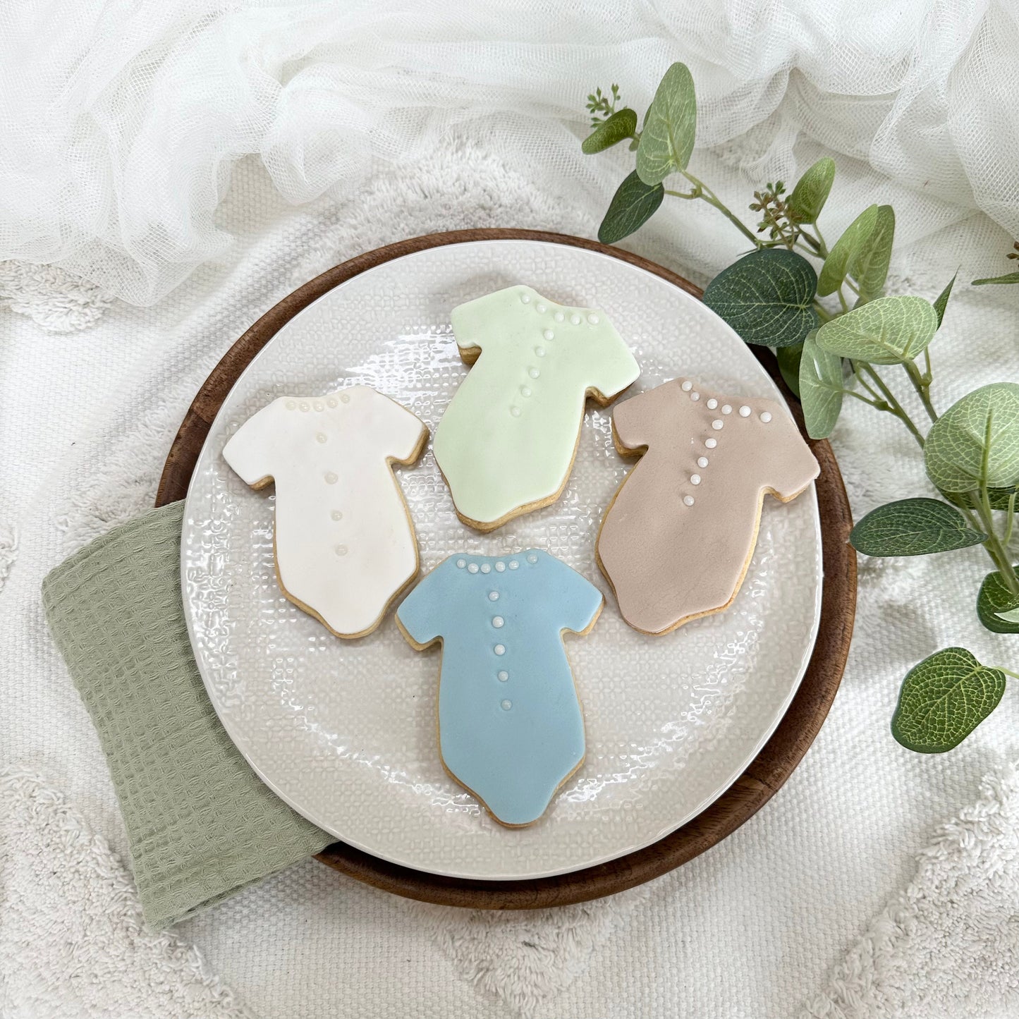 Baby Grow biscuits/ Gender Reveal biscuits / new baby biscuits / oh baby biscuits / pink and blue biscuit favours