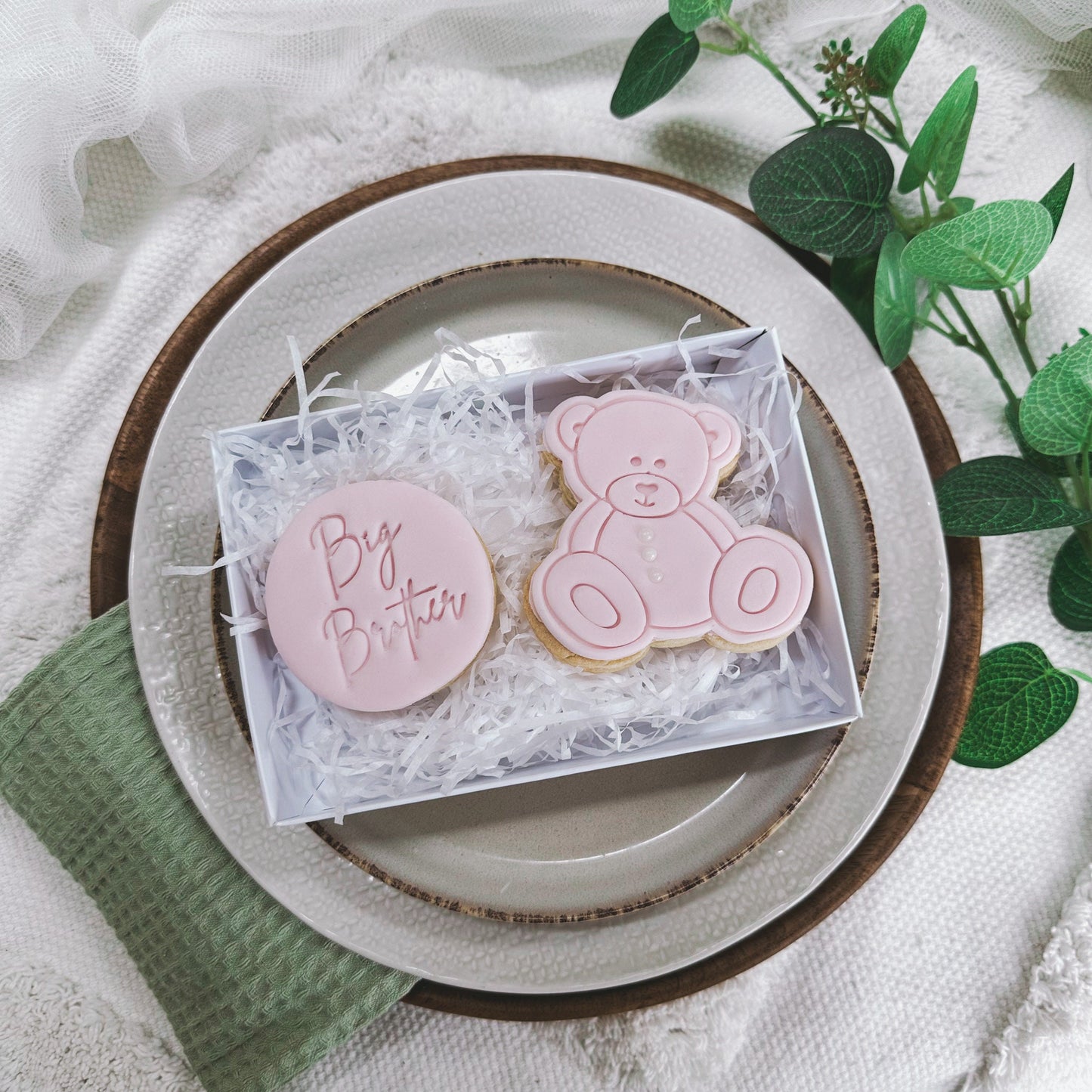 Big sister to be biscuits | baby brother on the way gift | big brother biscuit | baby biscuits| pregnancy reveal | Sibling to be present