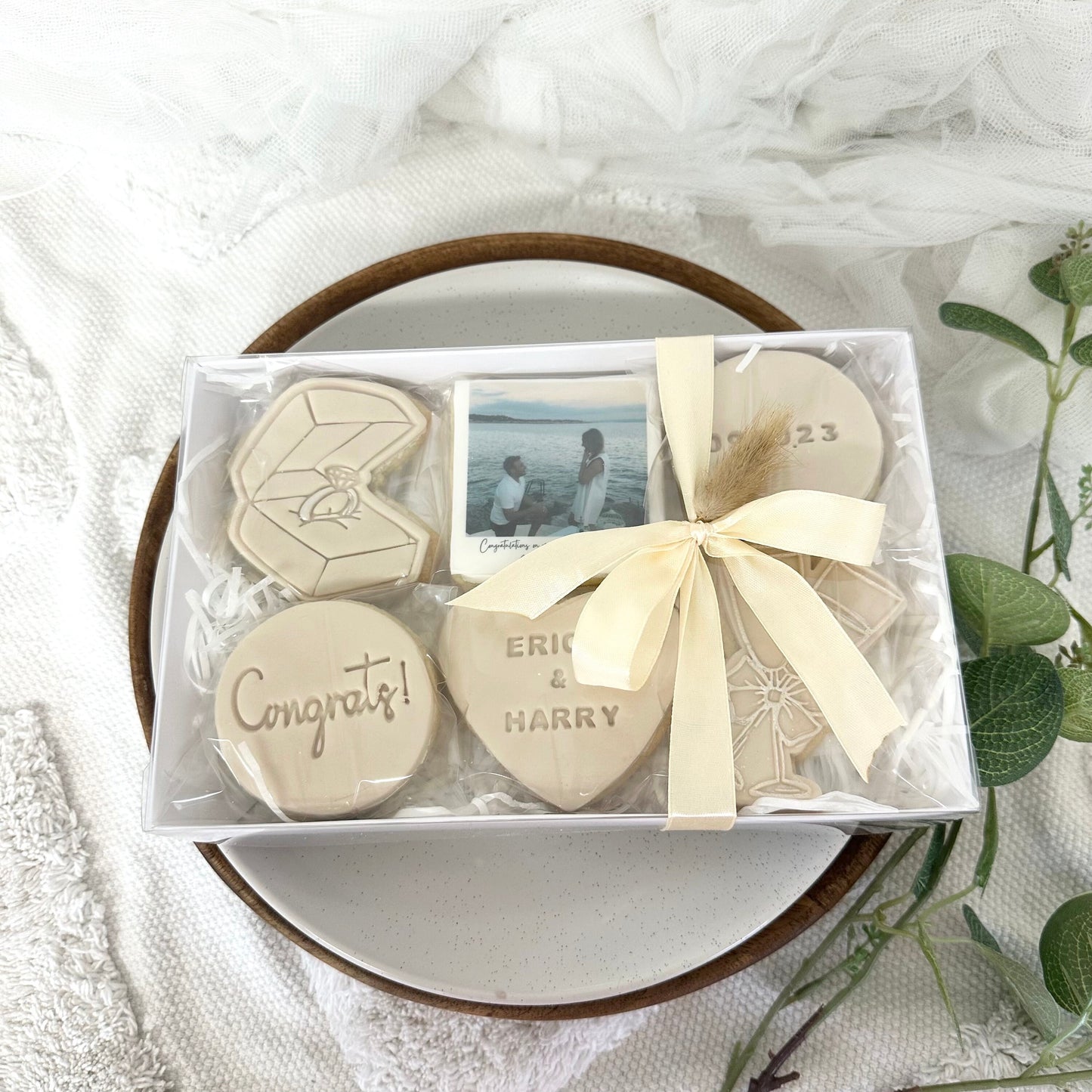 Engagement biscuits|engagement cookies|wedding cookies|engagement gift|