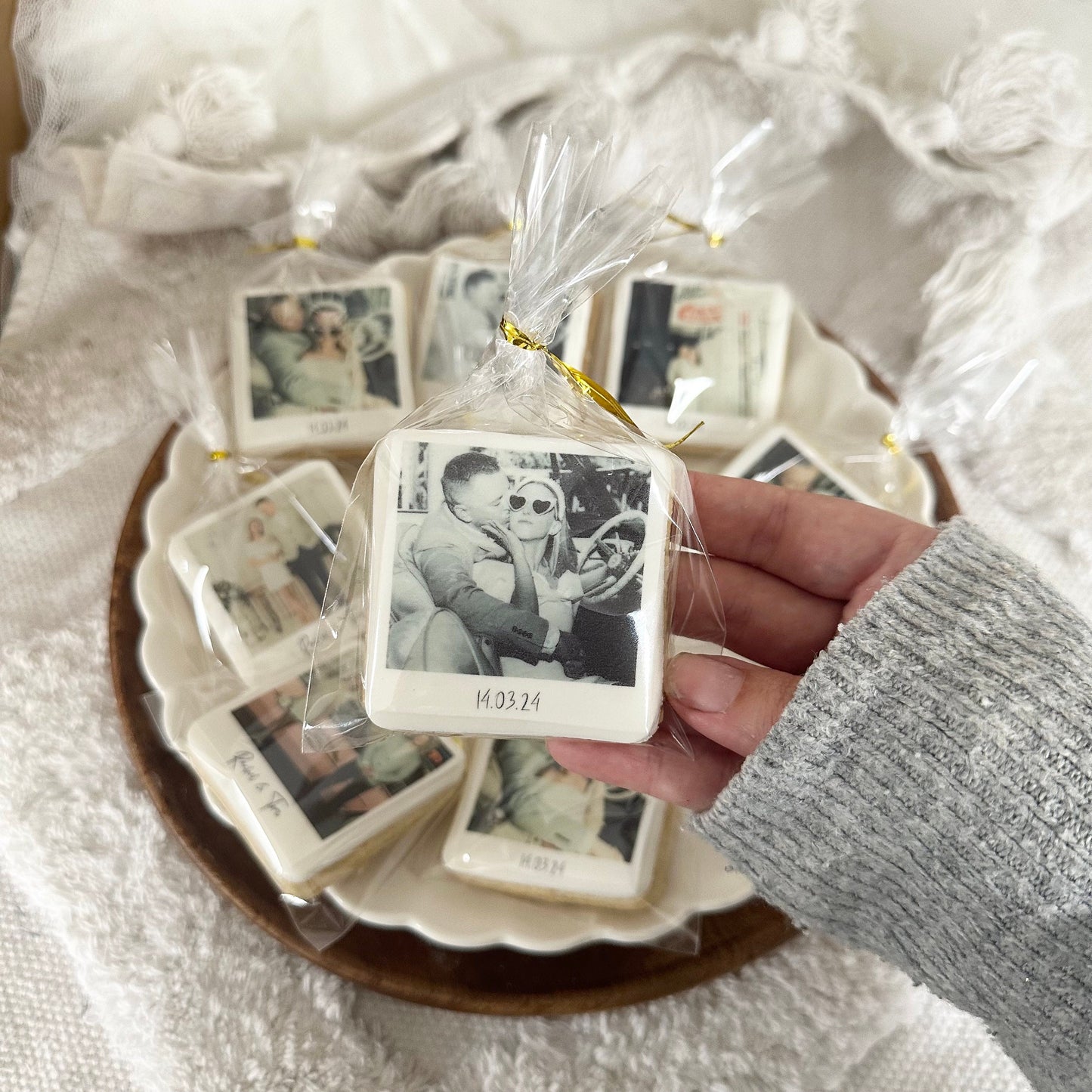 Personalised Polaroid photo biscuits /photo biscuits / cookies/birthday gifts/ party favours
