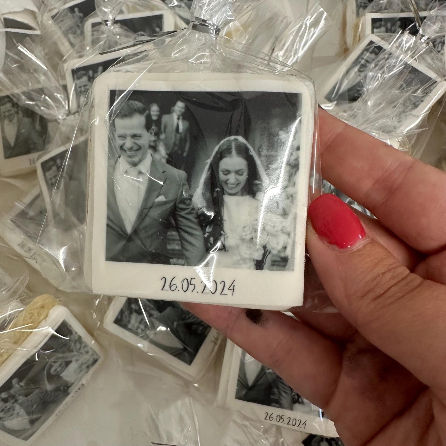 Personalised Polaroid photo biscuits /photo biscuits / cookies/birthday gifts/ party favours