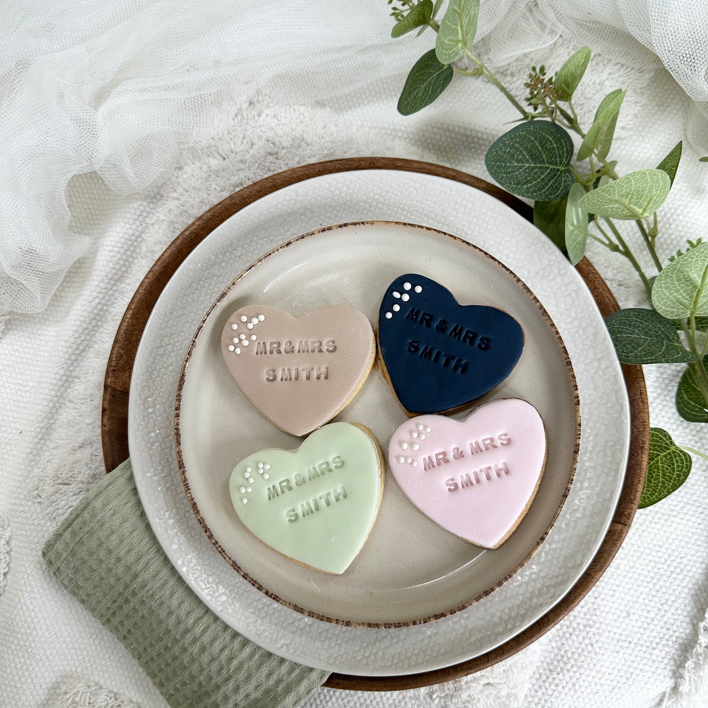 Beige Personalised Wedding favour biscuits with date
