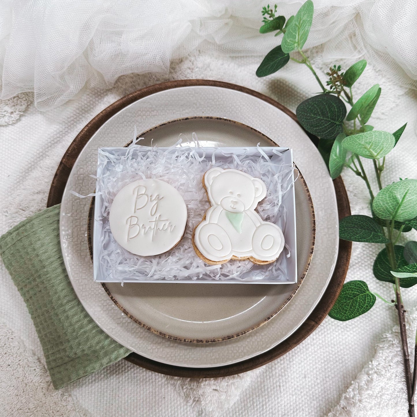 Big Brother biscuit gifts | pregnancy gift| baby biscuits| personalised|mummy to be| pregnancy reveal | Sibling to be present